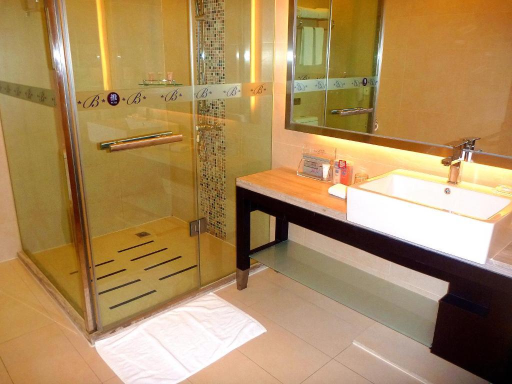 Shenzhen The Bauhinia Hotel, Mix City Shopping Center Room photo